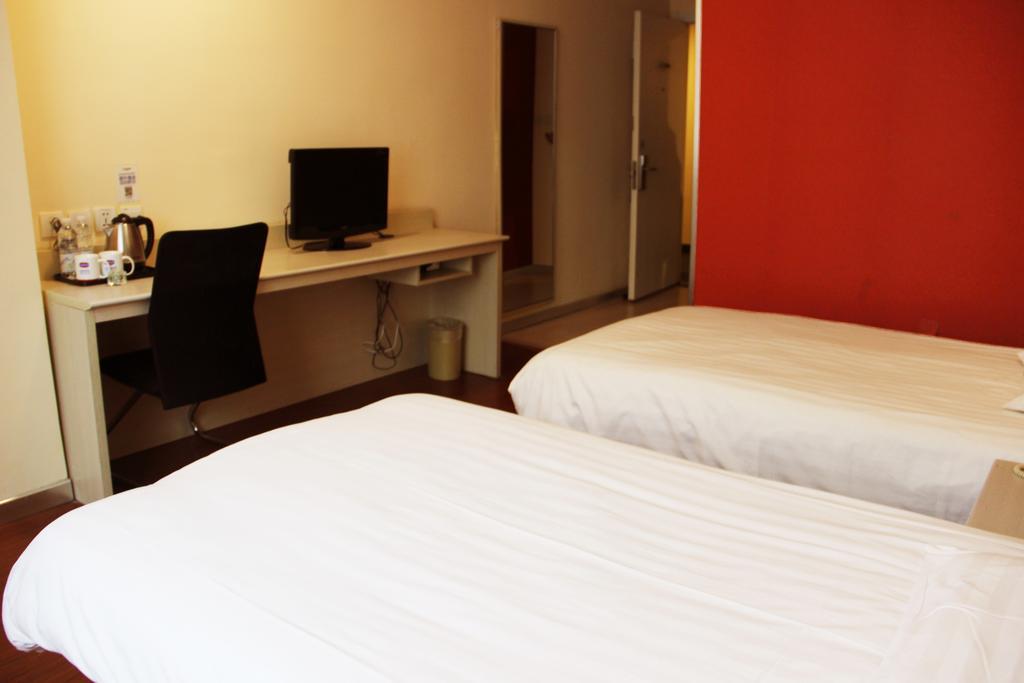 Hanting Hotel Shanghai Hongqiao Railway Station Huqingping Highway Exteriör bild