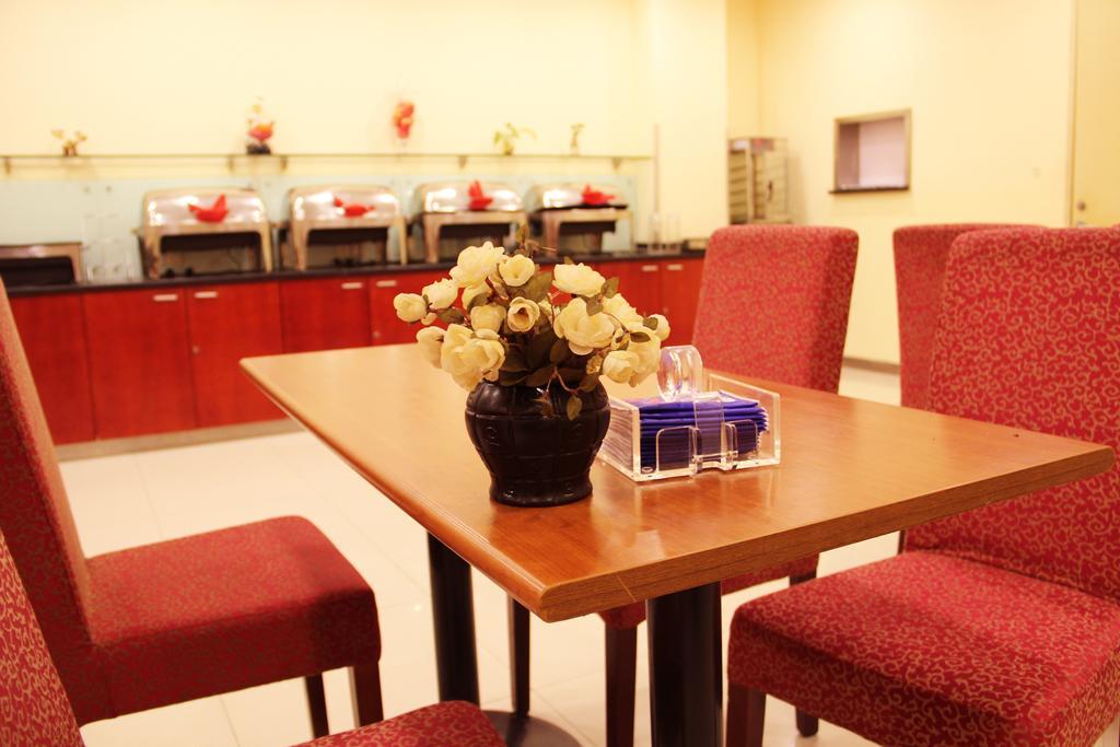 Hanting Hotel Shanghai Hongqiao Railway Station Huqingping Highway Exteriör bild